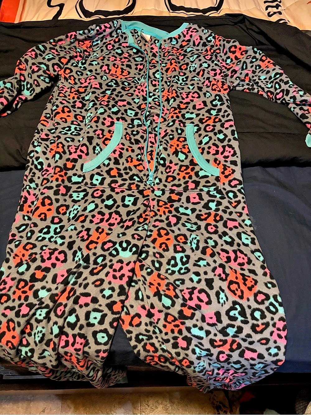 Secret Treasures Leopard Print women’s Footie 2x